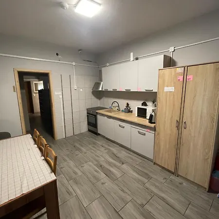 Dom U Dorogi Hostel
